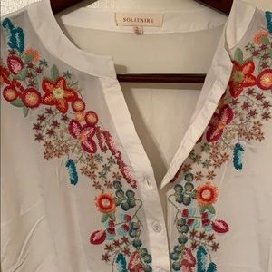 Bohemian blouse never worn 🌺💚💙🤍